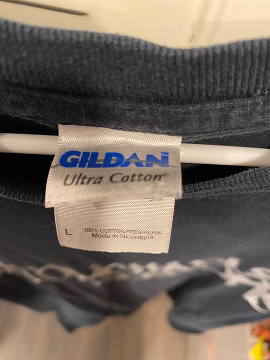 Gildan Men's Black Graphic Tee size large 3:30 100% cotton - Picture 2 of 2